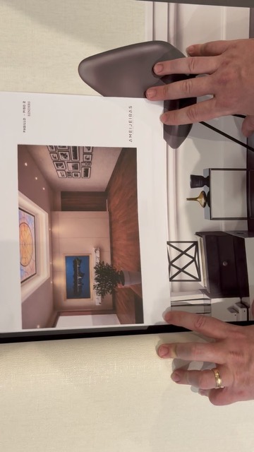 Fotografiando páginas del portafolio de diseño